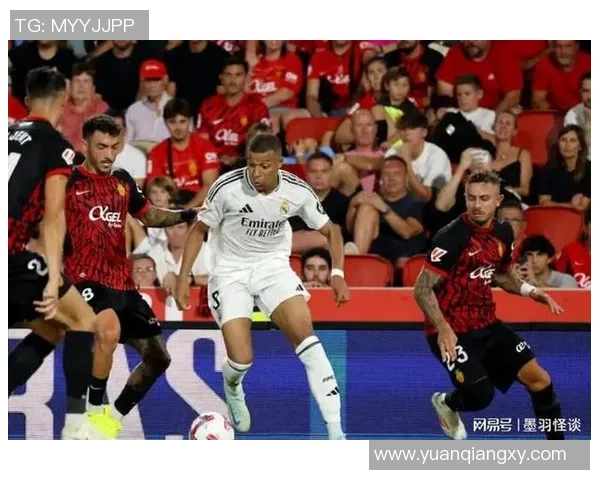 奥林匹亚科迎战拜仁慕尼黑双方争夺欧冠小组赛关键胜利