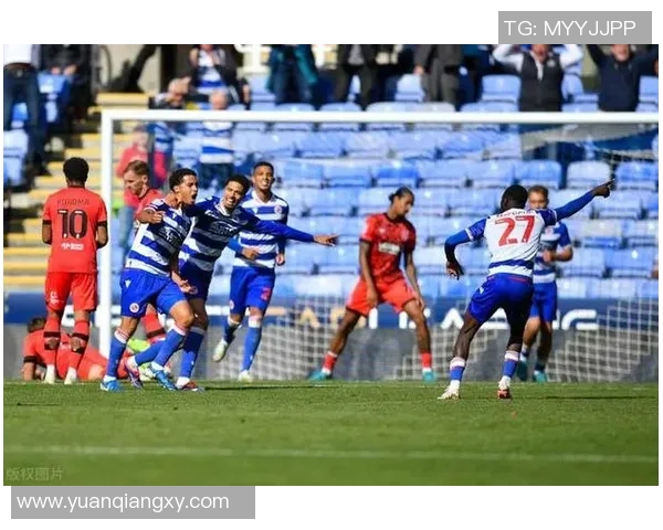 利兹联与哈德斯联队激战在即谁能在英冠赛场中笑到最后